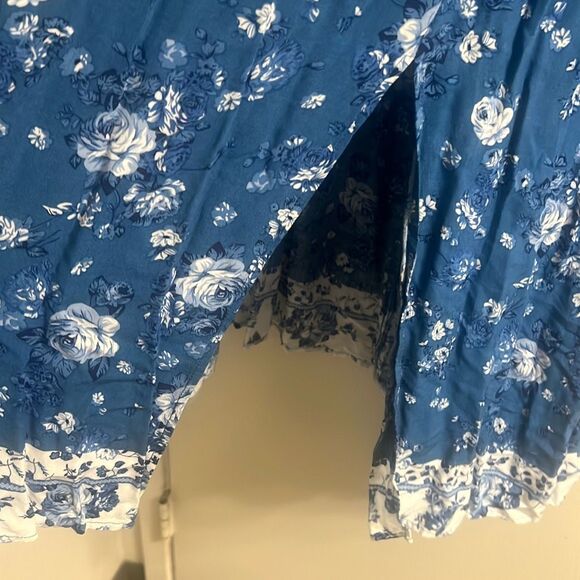 ✨Bloomchic Blue Floral Flounce Sleeves Midi Dress✨ - Picture 4 of 7